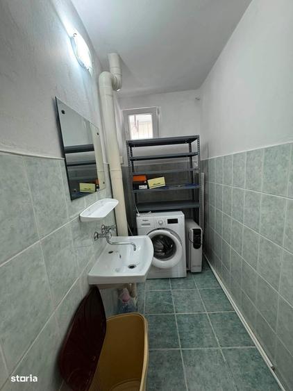 De vanzare apartament cu 3 camere, 2 bai si balcon, spatios 56900euro - 2
