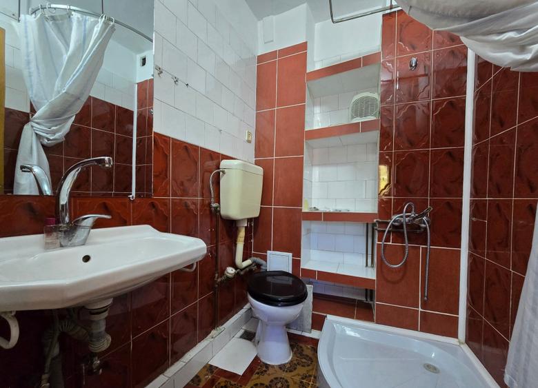 Apartament cu 4 camere decomandat în Ultracentral