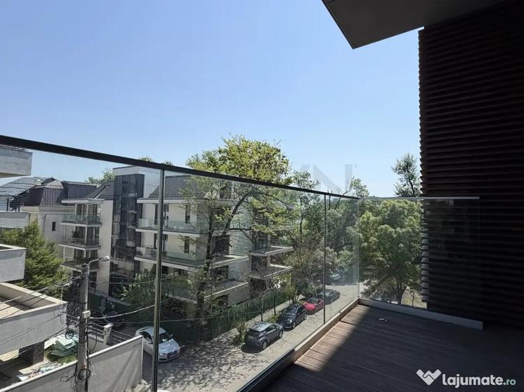 Apartament cu 3 camere semidecomandat în Floreasca