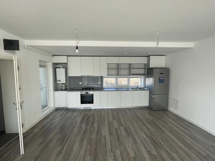 Apartament cu 3 camere decomandat în Aviației