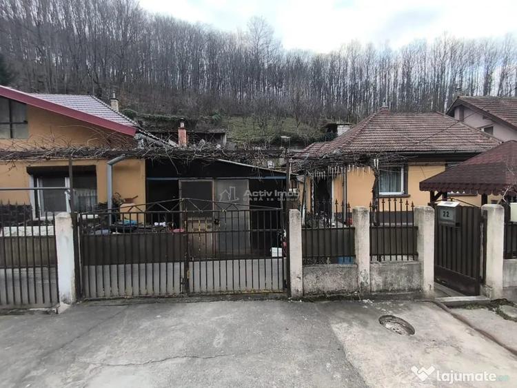 Casă cu 5 camere cu Teren 180 Mp în Muncitoresc
