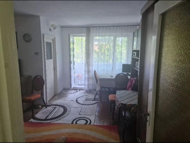 Apartament cu 2 camere decomandat în Dărmănești