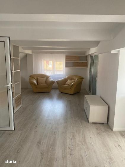 Casă cu 4 camere în Câmpului