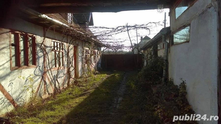 Casă cu 4 camere cu Teren 6500 Mp în Ineu