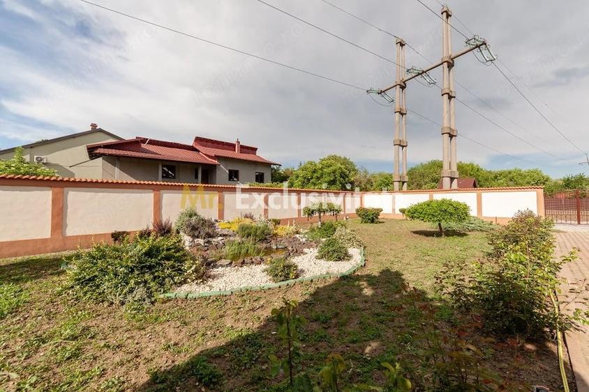 Casă cu 8 camere cu Teren 1000 Mp în Sud