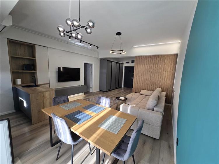 Apartament cu 2 camere decomandat, mobilat în Tomis Nord