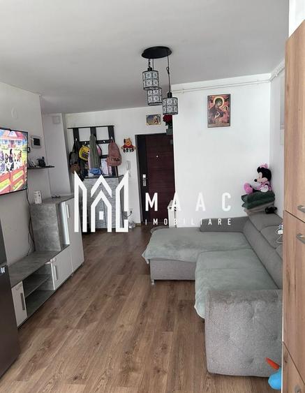 Apartament cu 3 camere semidecomandat, mobilat în Nord-Vest