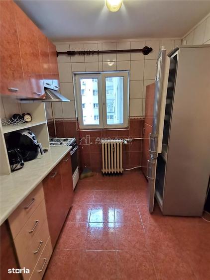 Apartament cu 2 camere semidecomandat în Grivița