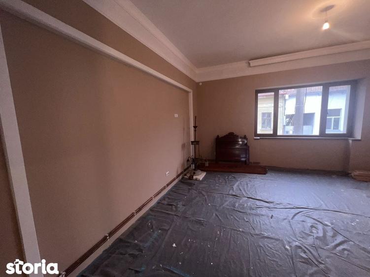 Casă cu 3 camere cu Teren 50 Mp în Cetate