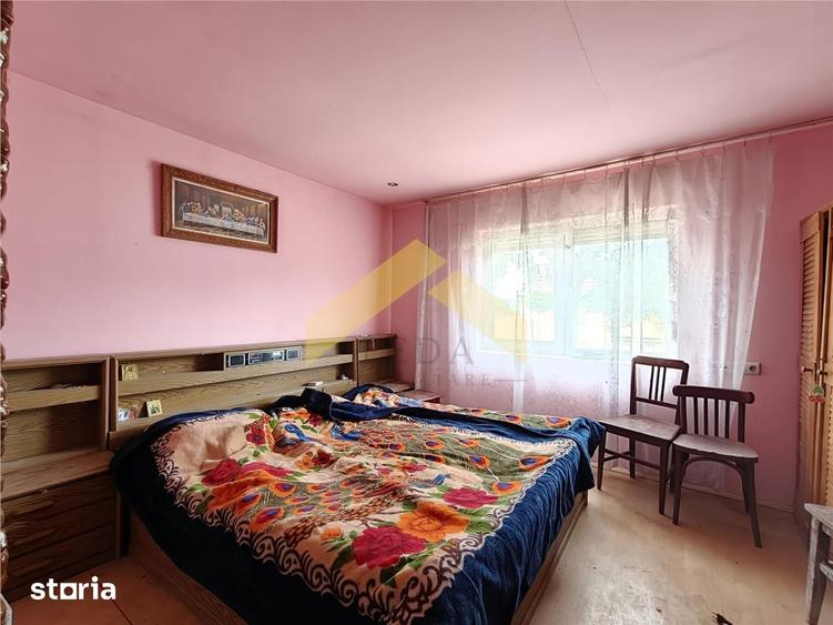 Casă cu 4 camere cu Teren 1199 Mp în Central