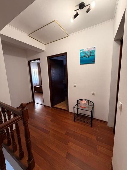 Duplex cu 4 camere cu Canalizare în Europa