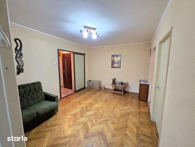 Apartament cu 3 camere semidecomandat în Țiglina 3