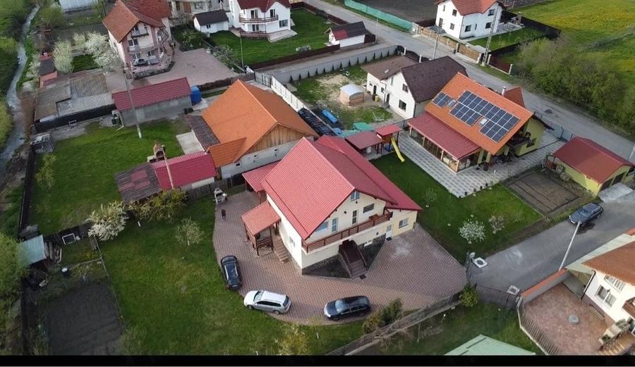 Casă cu 7 camere cu Teren 1300 Mp în Sânpetru