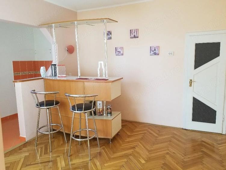 Casă cu 6 camere cu Teren 770 Mp în Grădiște