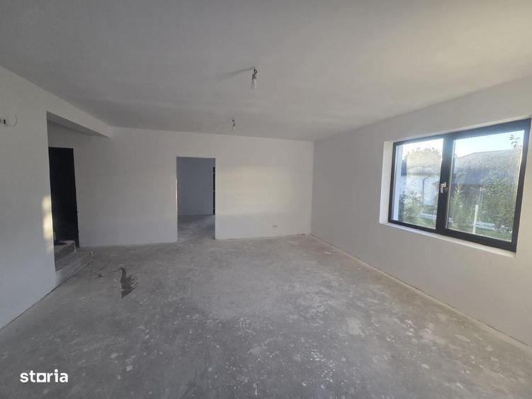 Casă cu 4 camere cu Teren 248 Mp în Costești
