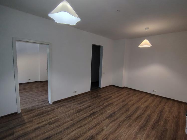 Apartament 3 camere - birou sau locuinta - 2
