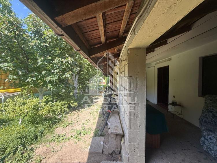 Casă individuală cu 3 camere cu Canalizare în Plopi