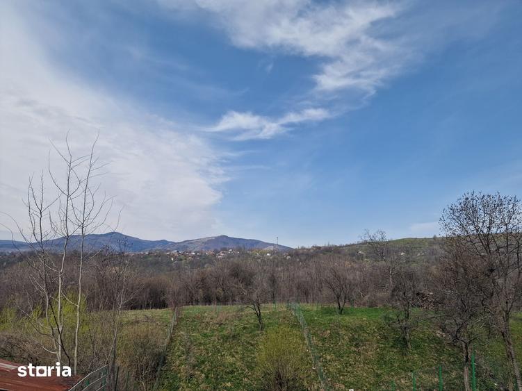 Casă cu 3 camere cu Teren 1000 Mp în Central