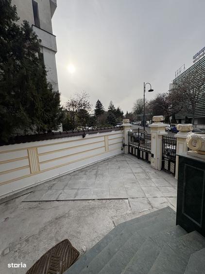 Casă cu 4 camere în Dorobanți