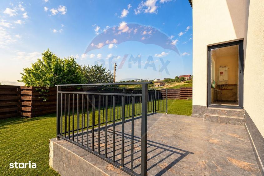 Casă cu 4 camere cu Teren 440 Mp în Miroslava
