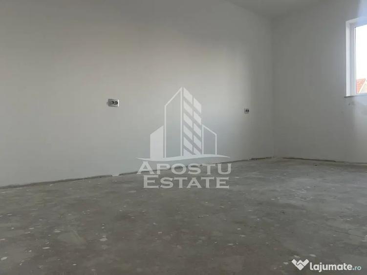 Casă cu 4 camere cu Teren 220 Mp în Giarmata