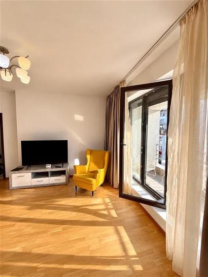 Apartament cu 4 camere decomandat în Șoseaua Nordului