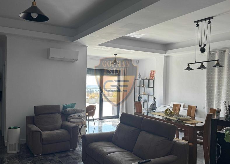 Penthouse cu 3 camere decomandat, mobilat în Costinești