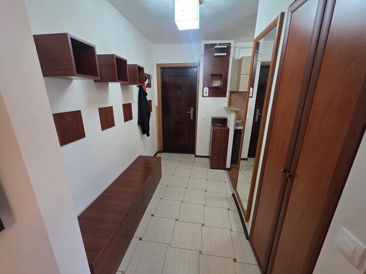 Apartament cu 2 camere semidecomandat în Central