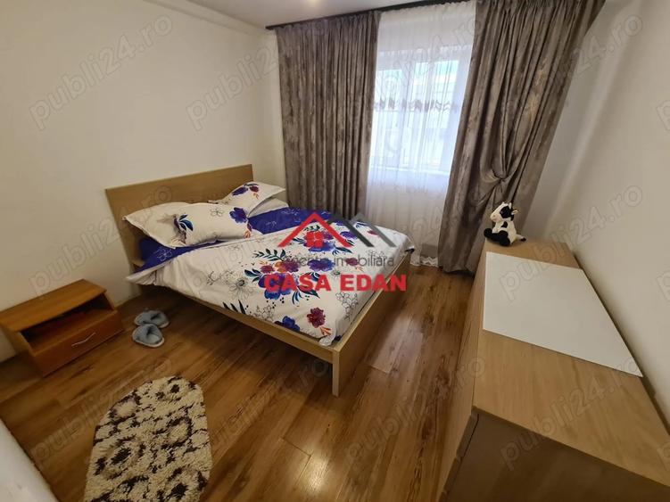 Casă cu 4 camere decomandat în Piața Centrală