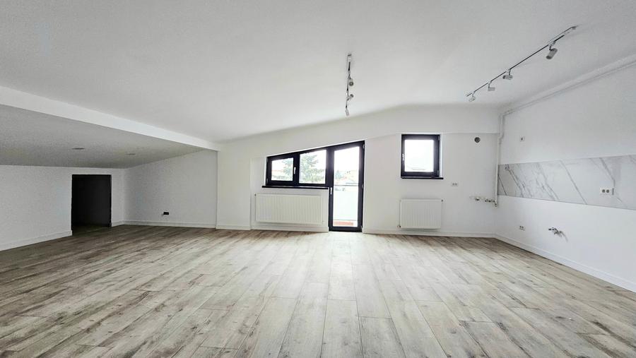 Apartament cu 3 camere semidecomandat în Matei Voievod
