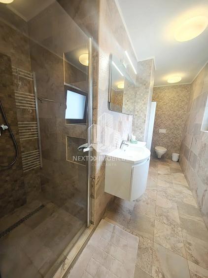 Apartament cu 4 camere decomandat în Central