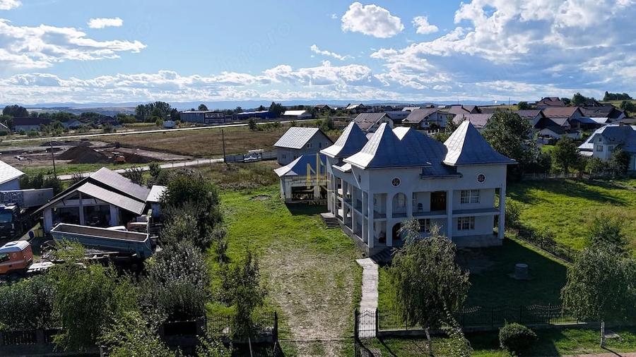 Casă cu Teren 1700 Mp în Călinești (Dărmănești)