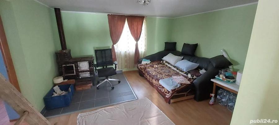 Casă cu 5 camere în Sântandrei