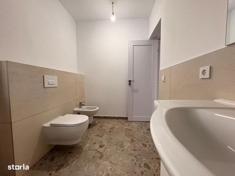 Casă cu 4 camere în Balotești