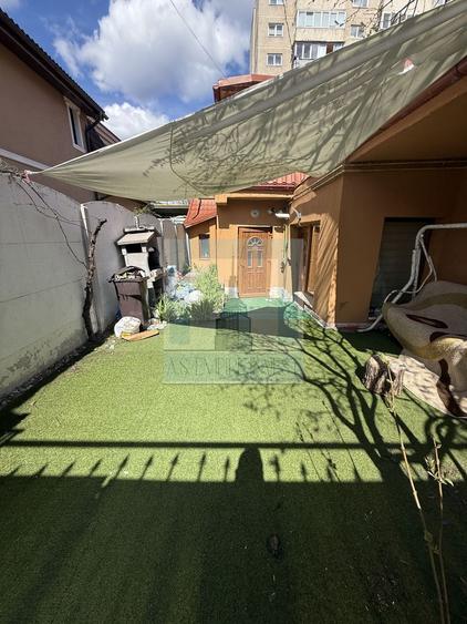 Casă individuală cu 10 camere cu Canalizare în Astra
