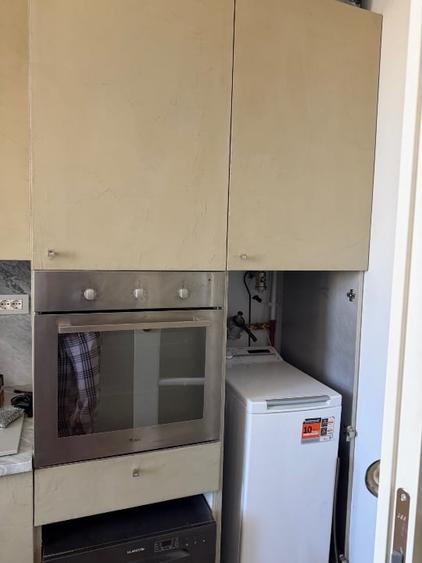 Apartament cu 3 camere decomandat, mobilat în Victoriei