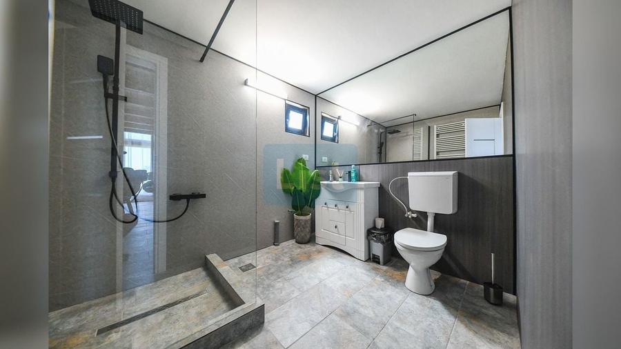 Casă cu 3 camere cu Canalizare în Mărișel