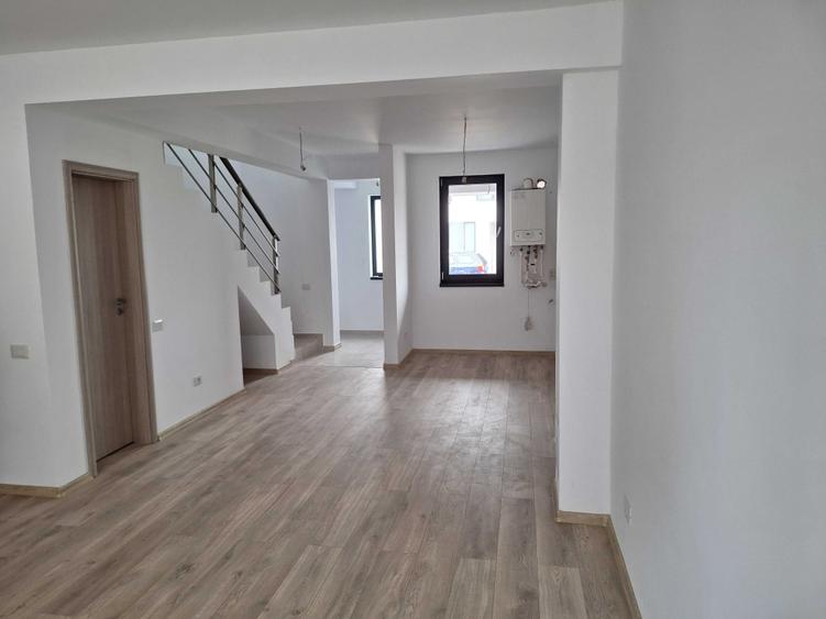 Casă cu 3 camere cu Teren 125 Mp în Bragadiru