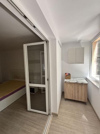 Garsonieră decomandată în Central