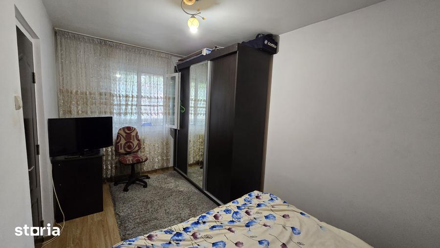 Apartament cu 3 camere în Craiovei