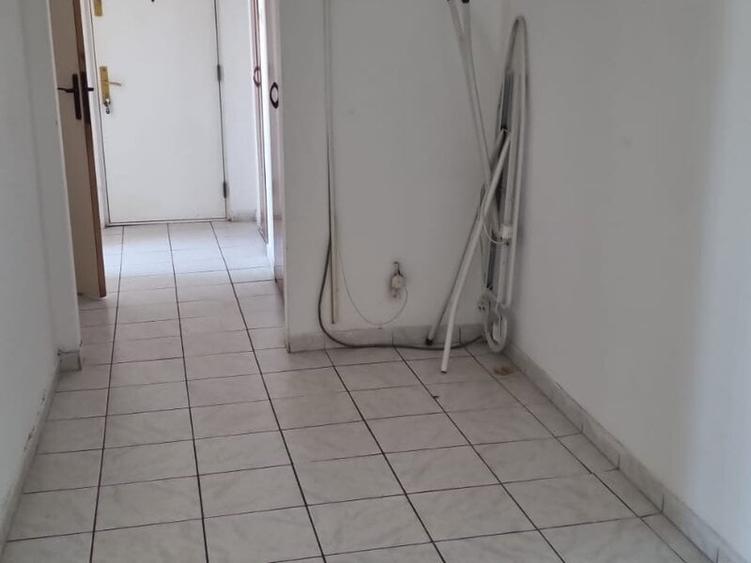 Apartament cu 3 camere decomandat în Pantelimon