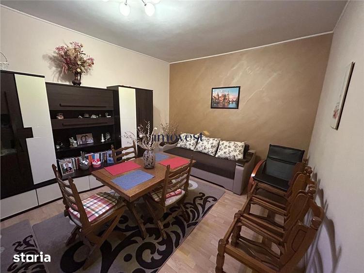 Casă cu 7 camere cu Teren 345 Mp în Titulescu