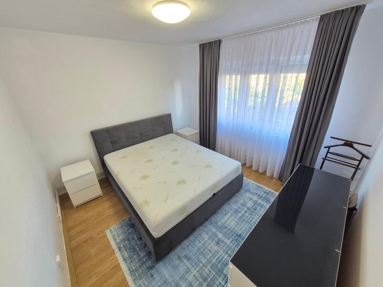 Apartament cu 3 camere decomandat în Spitalul Județean