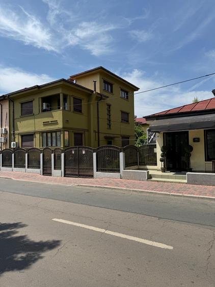 Apartament cu 2 camere nedecomandat în P-ța Muncii