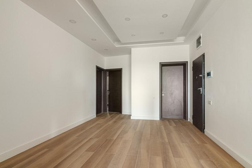 Apartament cu 4 camere decomandat în Herăstrău