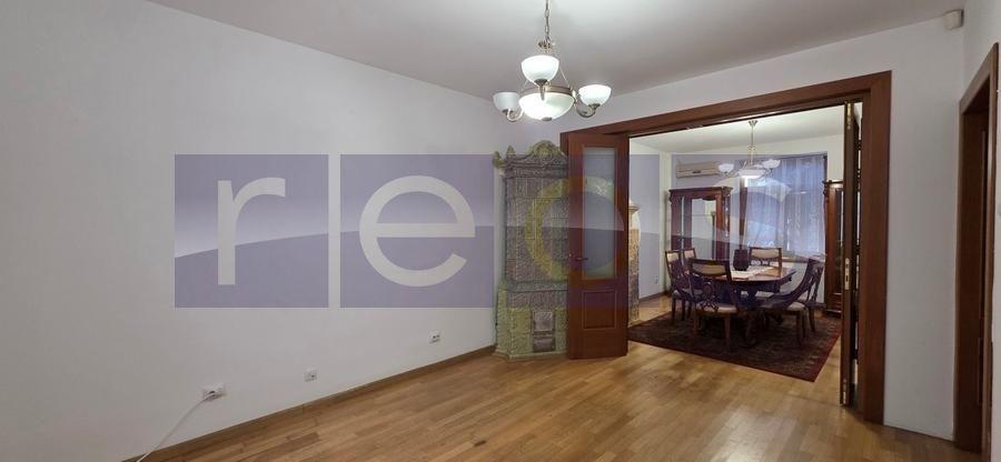 Casă individuală cu 5 camere cu Canalizare în Decebal