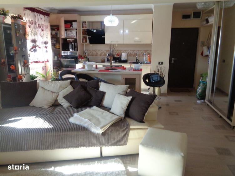 Apartament cu 2 camere în Intim