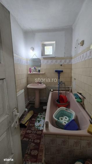 De vanzare casa in Batiz,cu teren generos