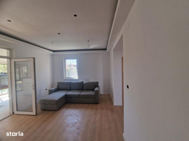Casă cu 5 camere cu Teren 630 Mp în Dumbrăvița