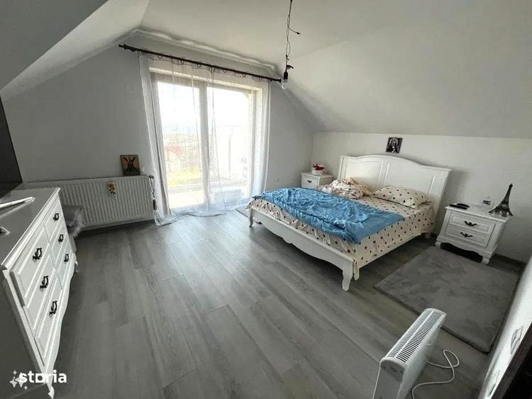 Casă cu 4 camere în Șelimbăr